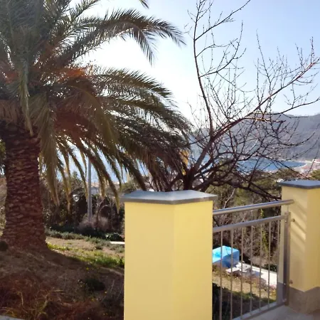 Taggiasca Con Piscina - Riva Trigoso