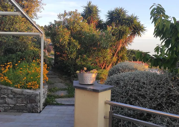 Taggiasca Con Piscina - Riva Trigoso