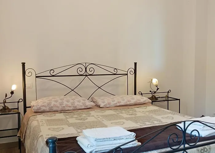 Taggiasca Con Piscina - Riva Trigoso 东塞斯特里