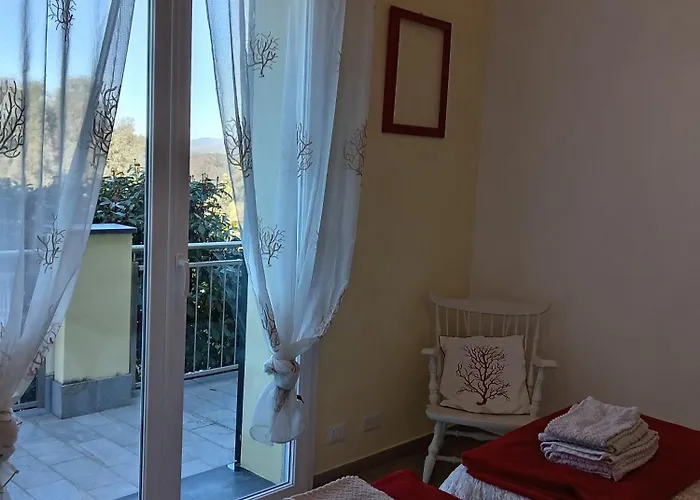 Taggiasca Con Piscina - Riva Trigoso 东塞斯特里