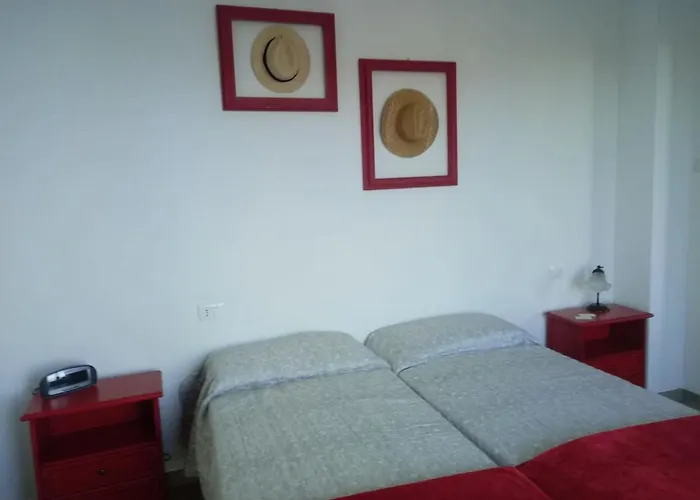 Taggiasca Con Piscina - Riva Trigoso * 东塞斯特里