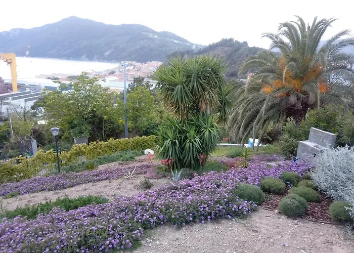 Taggiasca Con Piscina - Riva Trigoso